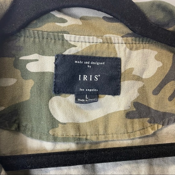 IRIS camo zip up vest size large - Picture 4 of 7